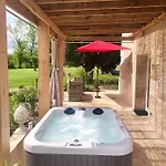 Pensjonat Avec Privatif A La Mascrabiere Bed &