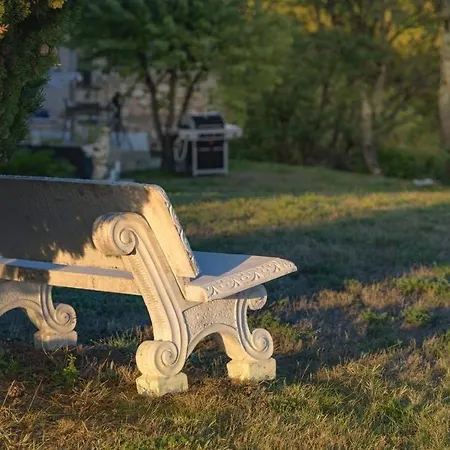 D'hotes La Mascrabiere Bed & Gasthof