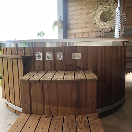 D'hotes La Mascrabiere Bed &