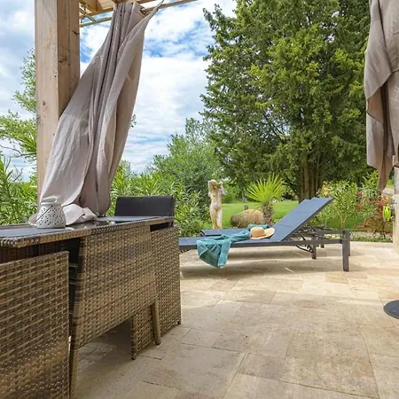 D'hotes La Mascrabiere Bed &